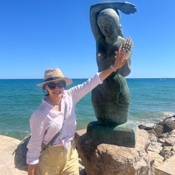 Meet your Posher, Mercedes - Picture 2 of 5